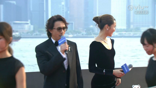 金像獎2026｜李佳芯貴氣晚裝艷壓紅地毯現場！深U領口首度亮相隔籬台ViuTV