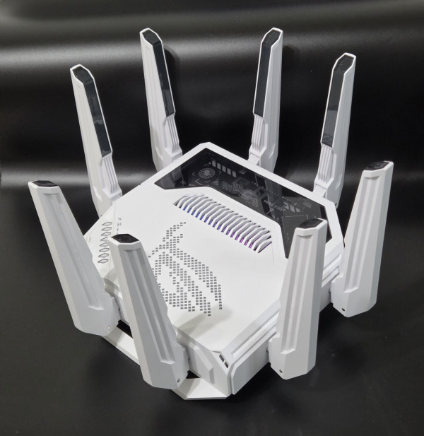 真・AI 路由器 ASUS ROG Rapture GT-BE19000AI 評測！內建獨立 NPU 核心‧完美支援 Docker 與智能家居！