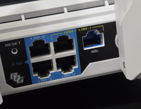 真・AI 路由器 ASUS ROG Rapture GT-BE19000AI 評測！內建獨立 NPU 核心‧完美支援 Docker 與智能家居！