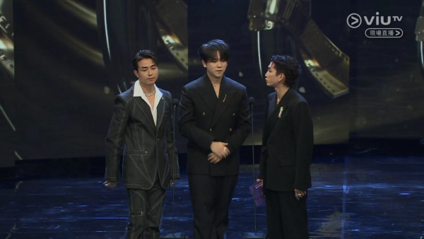 金像獎2026｜MIRROR成員出場慘被讀錯名稱呼！大會旁述直播出醜場面尷尬