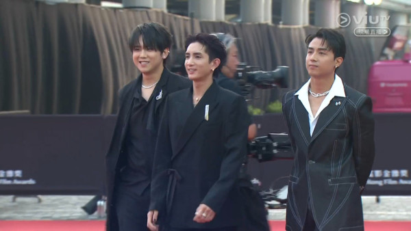 金像獎2026｜MIRROR成員出場慘被讀錯名稱呼！大會旁述直播出醜場面尷尬