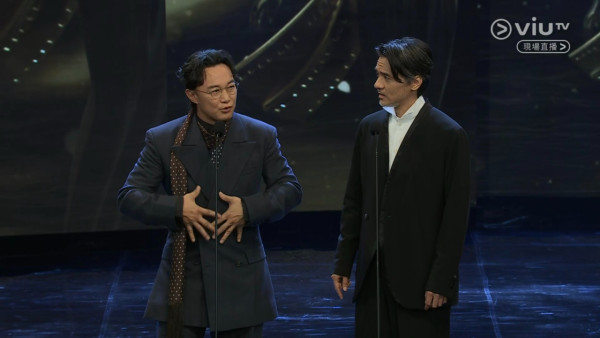 金像獎2026｜陳奕迅遭馮德倫開火揶揄即面色一沉 「老羞成怒」爆金句：你聽我講！