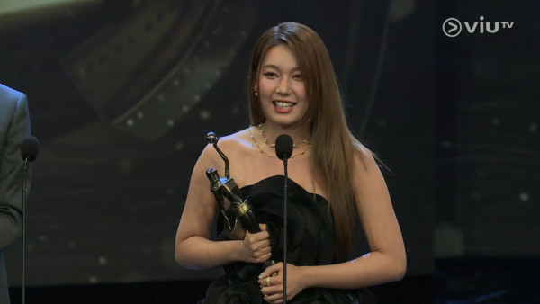 金像獎2026｜黃淑蔓11年後奪獎感言致謝爸爸 鏡頭誤切朱栢康爆喊畫面瘋傳