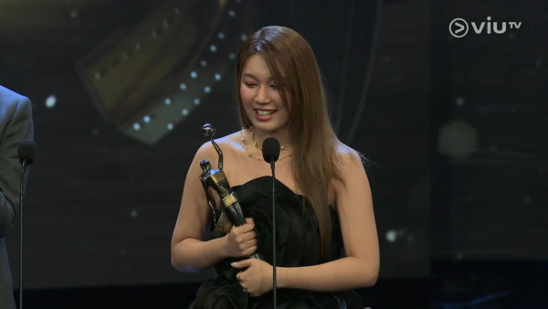 金像獎2026｜黃淑蔓11年後奪獎感言致謝爸爸 鏡頭誤切朱栢康爆喊畫面瘋傳