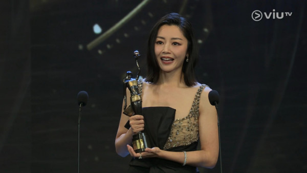 金像獎2026｜衛詩雅大熱奪最佳女配角！《再見UFO》其實「執二攤」頂替呢位女演員