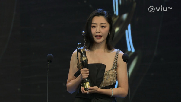 金像獎2026｜衛詩雅大熱奪最佳女配角！《再見UFO》其實「執二攤」頂替呢位女演員