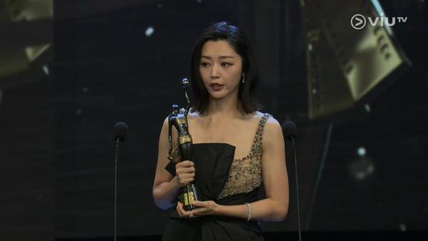 金像獎2026｜衛詩雅大熱奪最佳女配角！《再見UFO》其實「執二攤」頂替呢位女演員