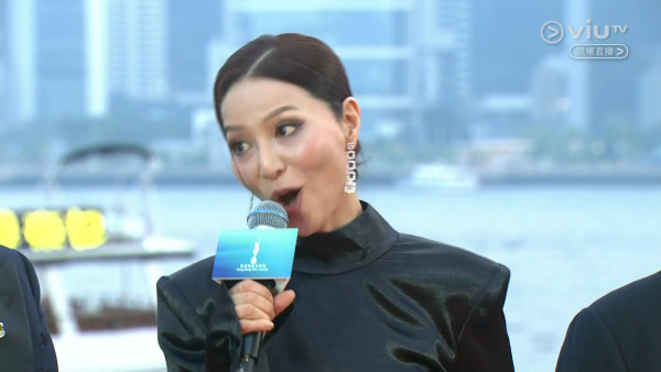 金像獎2026｜宣萱紅地氈造型被指跌watt顯老態 被同場滕麗名郭羨妮美貌輾壓