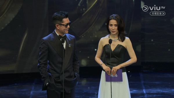 金像獎2026｜宣萱紅地氈造型被指跌watt顯老態 被同場滕麗名郭羨妮美貌輾壓