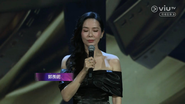 金像獎2026｜宣萱紅地氈造型被指跌watt顯老態 被同場滕麗名郭羨妮美貌輾壓