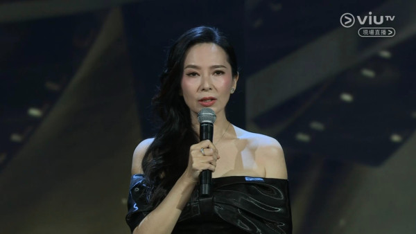 金像獎2026｜宣萱紅地氈造型被指跌watt顯老態 被同場滕麗名郭羨妮美貌輾壓