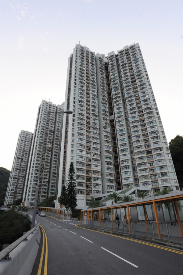 全港5大最差半山公屋！網民怒轟地獄孤島要乜冇乜 派樓避伏必睇