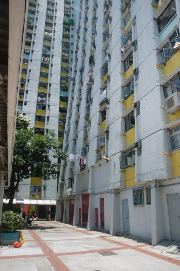 全港5大最差半山公屋！網民怒轟地獄孤島要乜冇乜 派樓避伏必睇