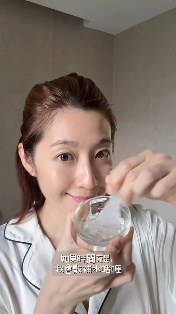 陳自瑤終極素顏曝45歲真實皮膚狀態！超近鏡毫不掩飾令網民驚嘆：黑眼圈都冇