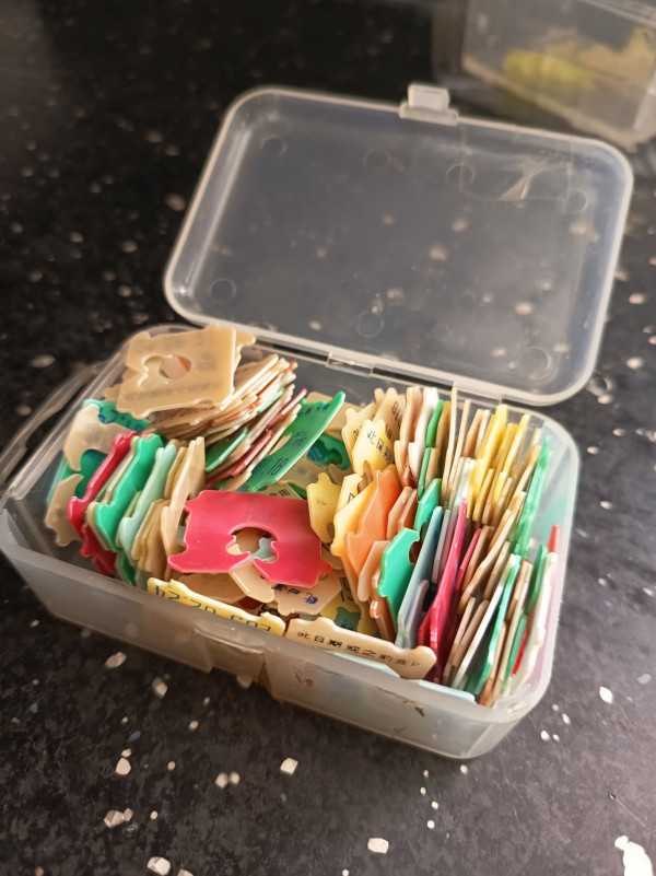 麵包扣用完唔好扔！港人教6大隱藏用途 必學1招救返斷拖鞋：慳返幾百蚊