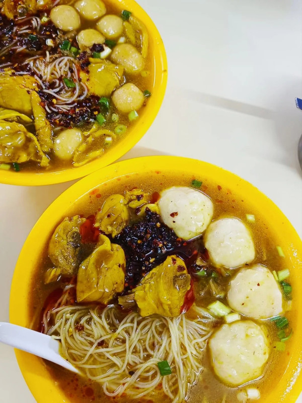 香港網民Threads力推澳門必食10大清單！超足料雞煲/必食咖哩牛腩/豬油渣粉麵 