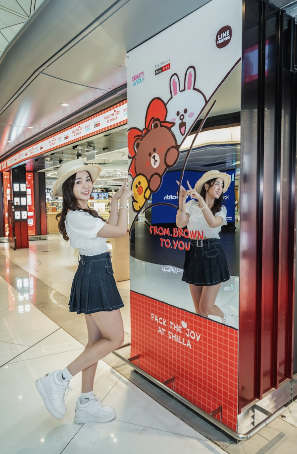 香港機場新羅免稅店送LINE FRIENDS精品！免費換領小扇子/行李貼紙+換購特別版旅行套組