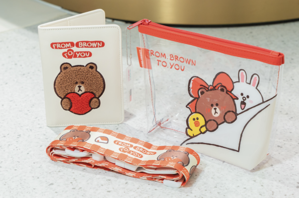 香港機場新羅免稅店送LINE FRIENDS精品！免費換領小扇子/行李貼紙+換購特別版旅行套組