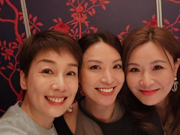 亞視聚會三大花旦激罕世紀同框合照！陳煒江美儀都不及呢位富貴女星吸睛