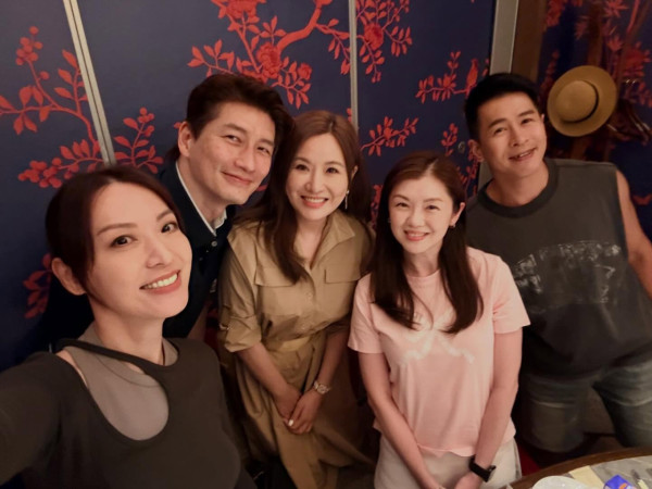 亞視聚會三大花旦激罕世紀同框合照！陳煒江美儀都不及呢位富貴女星吸睛