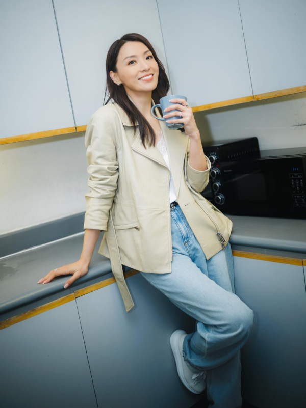 亞視聚會三大花旦激罕世紀同框合照！陳煒江美儀都不及呢位富貴女星吸睛