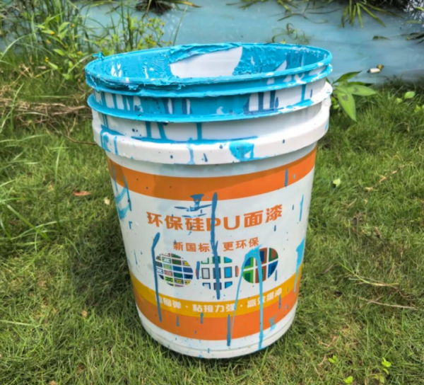 深圳新公園慘變藍色湖！大媽「為環保」毀掉清澈美景 官方：水質仍達標 