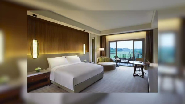 試真D｜周嘉洛一人挑戰平價日租「照騙酒店」！評分低至3字頭！嚴重貨不對辦