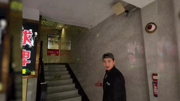 試真D｜周嘉洛一人挑戰平價日租「照騙酒店」！評分低至3字頭！嚴重貨不對辦