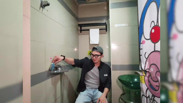 試真D｜周嘉洛一人挑戰平價日租「照騙酒店」！評分低至3字頭！嚴重貨不對辦