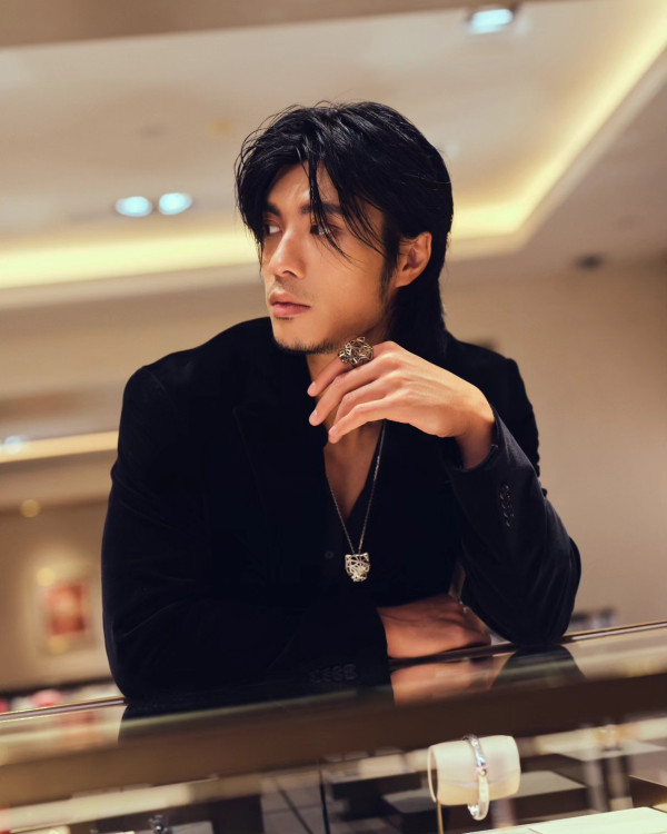 陳凱詠周殷廷親密照官宣戀情惹熱議！再晒甜蜜合照終極親揭真實關係