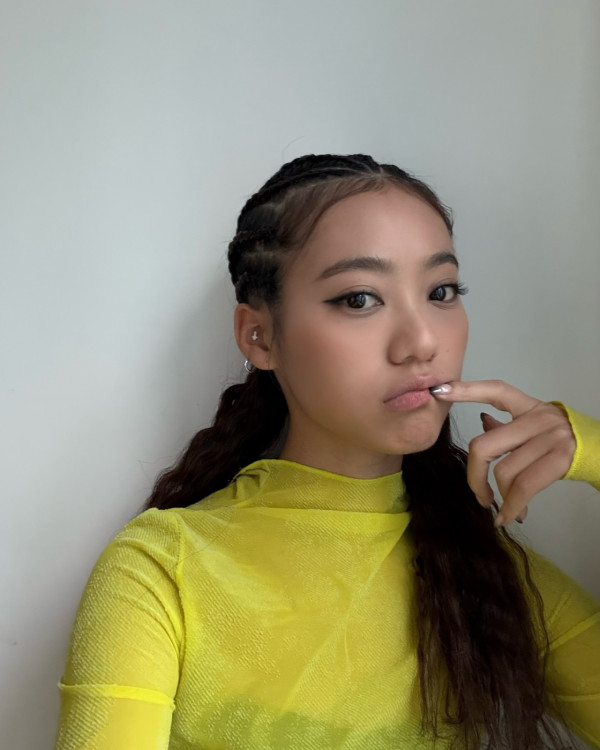 陳凱詠周殷廷親密照官宣戀情惹熱議！再晒甜蜜合照終極親揭真實關係