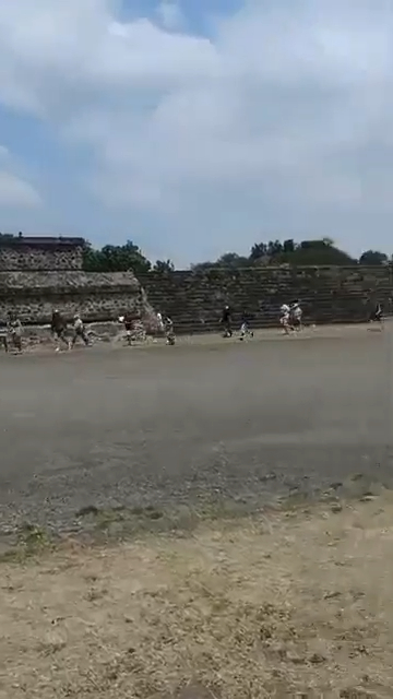 有片｜男子墨西哥金字塔頂突然向人群開槍 釀成遊客1死13傷槍手自盡身亡 