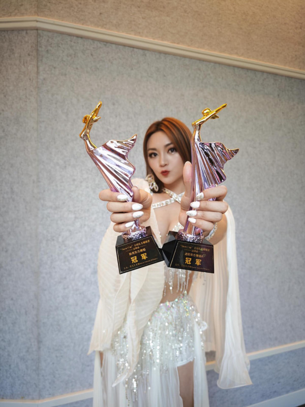 關嘉敏谷胸出戰肚皮舞比賽連奪兩冠 白滑美胸自然抖動逼到爆令人噴鼻血