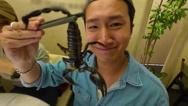 試真D｜GM曾展望挑戰食「手掌咁大」蠍子！面容扭曲嚇到面青咁形容味道...