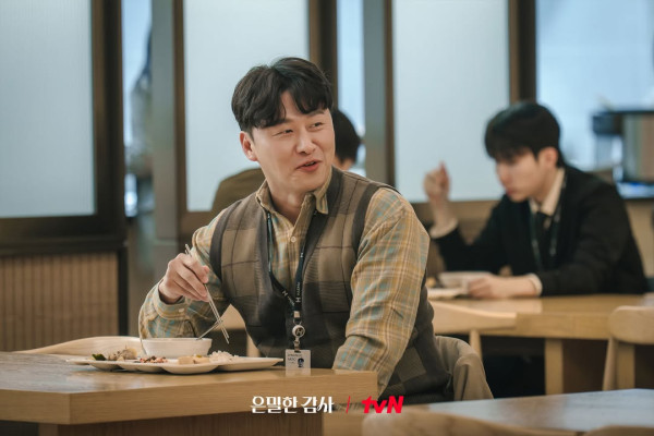 秘戀稽核中線上看｜劇情5大看點：申惠善孔明上演限制級辦公室愛情+HBO MAX播出時間