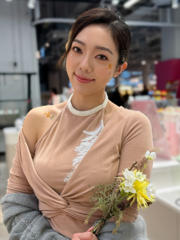 38歲索爆人妻IG拋震撼彈宣布離婚！無預警結束九年夫妻關係︰共同撫養女兒