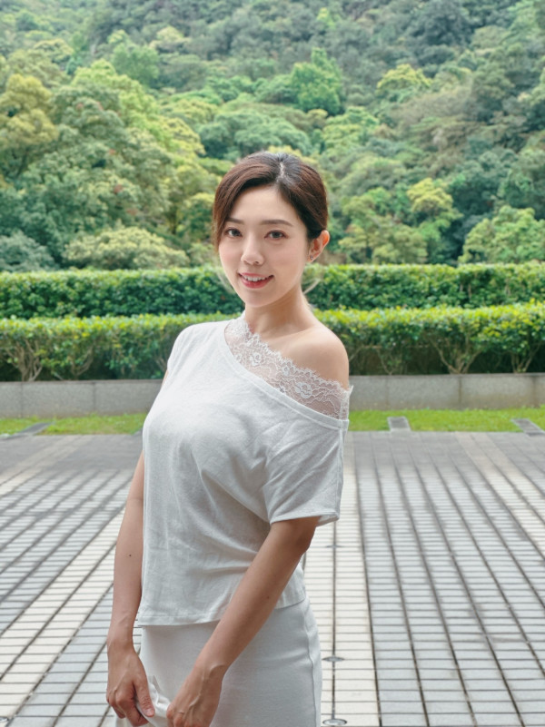 38歲索爆人妻IG拋震撼彈宣布離婚！無預警結束九年夫妻關係︰共同撫養女兒