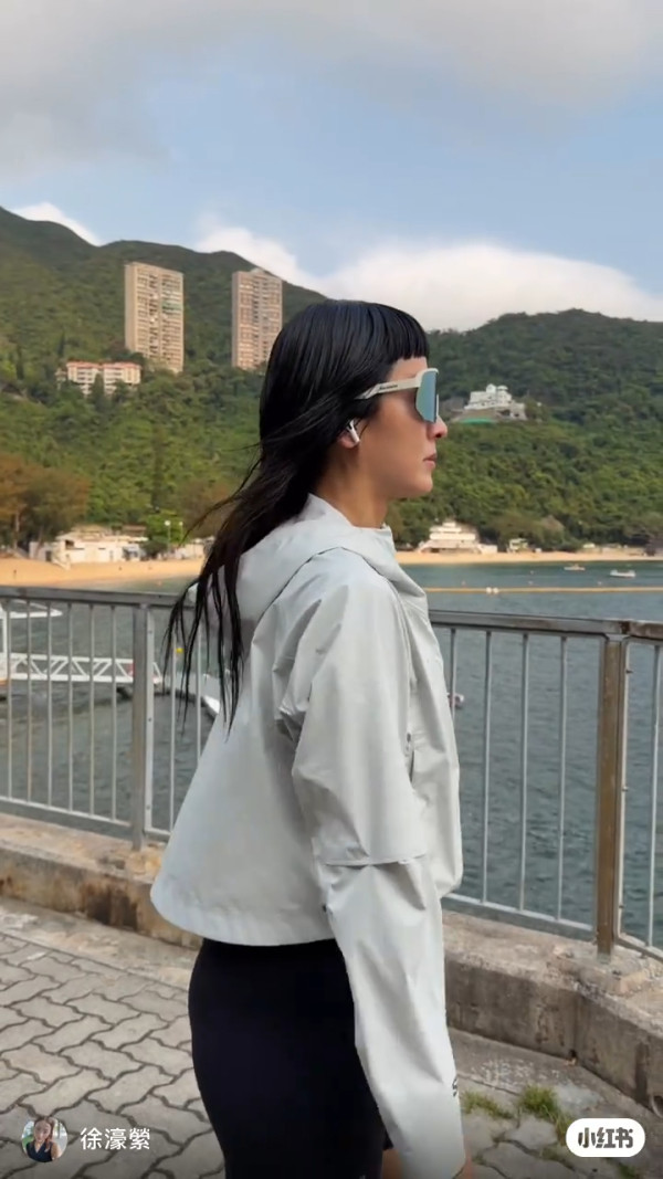 52歲時裝教母徐濠縈激罕露面曝近照！新髮型驚現少女感複製炎明熹瀏海