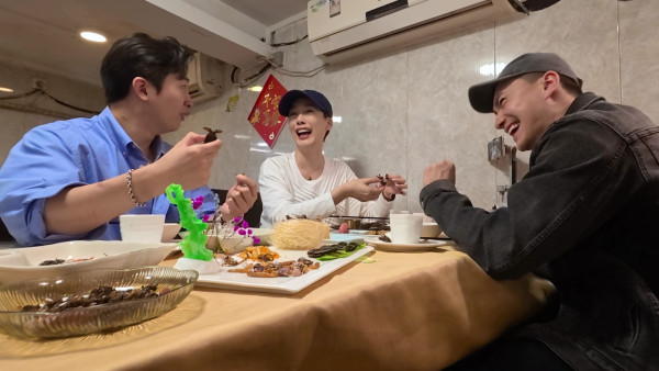 試真D｜江美儀廣州挑戰「全蟲蟲宴」畫面極震撼！原隻水曱甴嚇到GM驚現毁容級表情