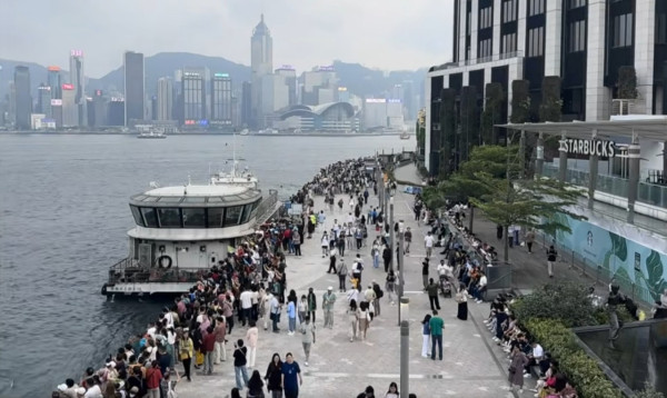 尖沙咀淪陷！五一前夕旅行團罕見「排長龍」市民嘆五感受罪 揭3大逼爆原因