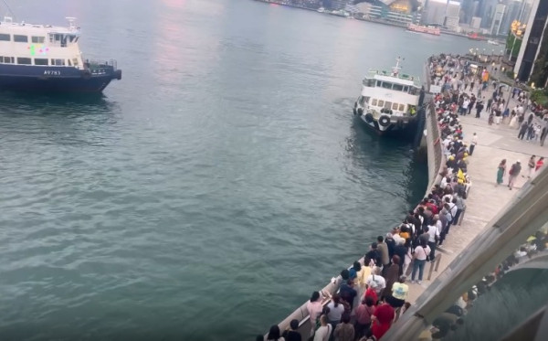 尖沙咀淪陷！五一前夕旅行團罕見「排長龍」市民嘆五感受罪 揭3大逼爆原因