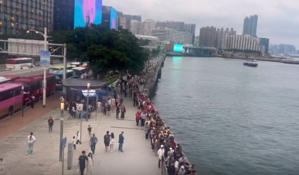 尖沙咀淪陷！五一前夕旅行團罕見「排長龍」市民嘆五感受罪 揭3大逼爆原因