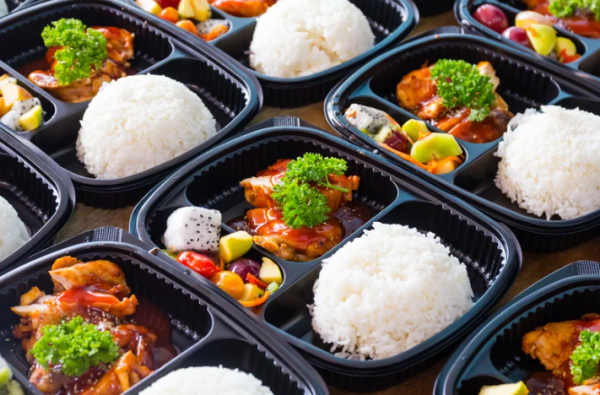 元朗驚現百人長龍！銀髮族冒暑排隊領1物遭諷貪小便宜 網民反駁：排隊背後另有真相