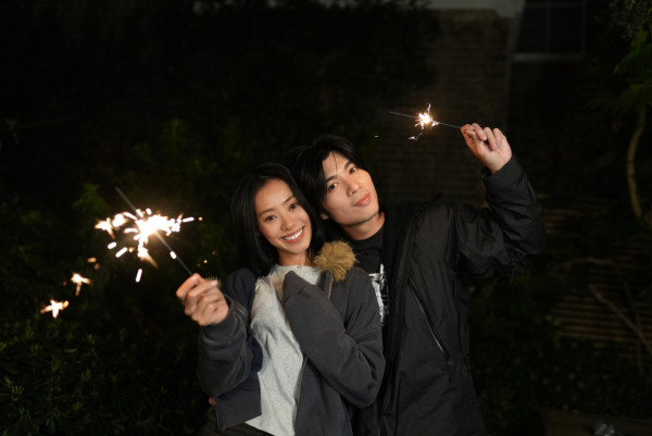 陳凱詠周殷廷親密照官宣戀情惹熱議！再晒甜蜜合照終極親揭真實關係