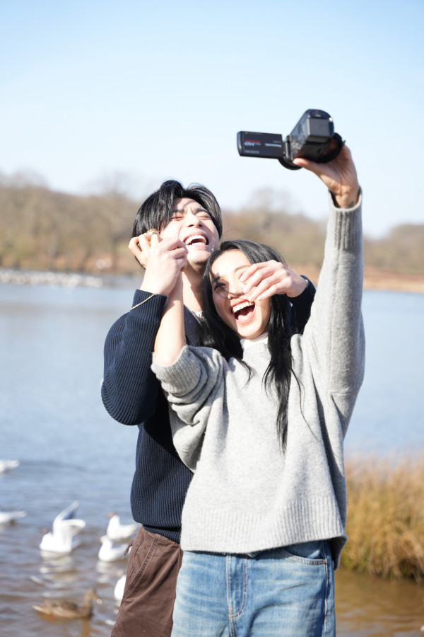 陳凱詠周殷廷親密照官宣戀情惹熱議！再晒甜蜜合照終極親揭真實關係