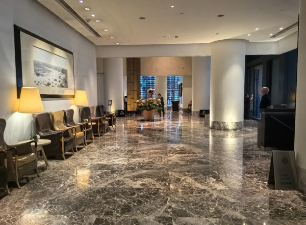 灣仔4星酒店僅$300+晚！網民實測奢華大床房讚高CP值：簡直不可思議！