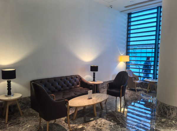 灣仔4星酒店僅$300+晚！網民實測奢華大床房讚高CP值：簡直不可思議！