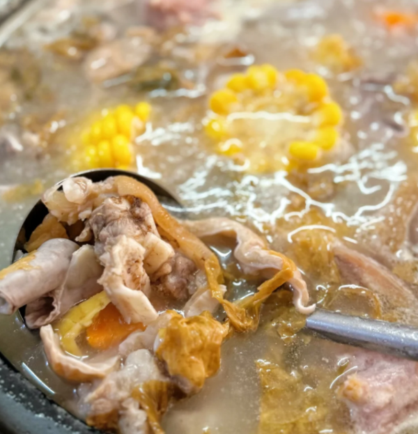 試真D｜主持實測三水名物「臭屁醋」！聞落臭過屎坑？網民：似餿水 