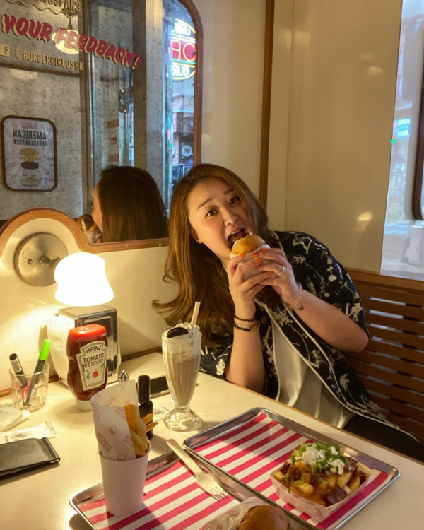 「億萬駙馬」伍富橋太太被爆疑低調懷孕！拍片意外洩密曝光一個細節有喜訊