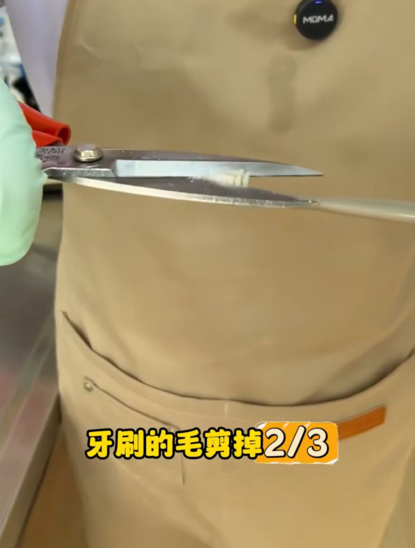 新鞋最怕鞋頭有摺痕？達人教2招零成本還原靚鞋！揭番梘隱藏用法 加ＯＯ去污力大爆發 白鞋/拖鞋極速洗淨